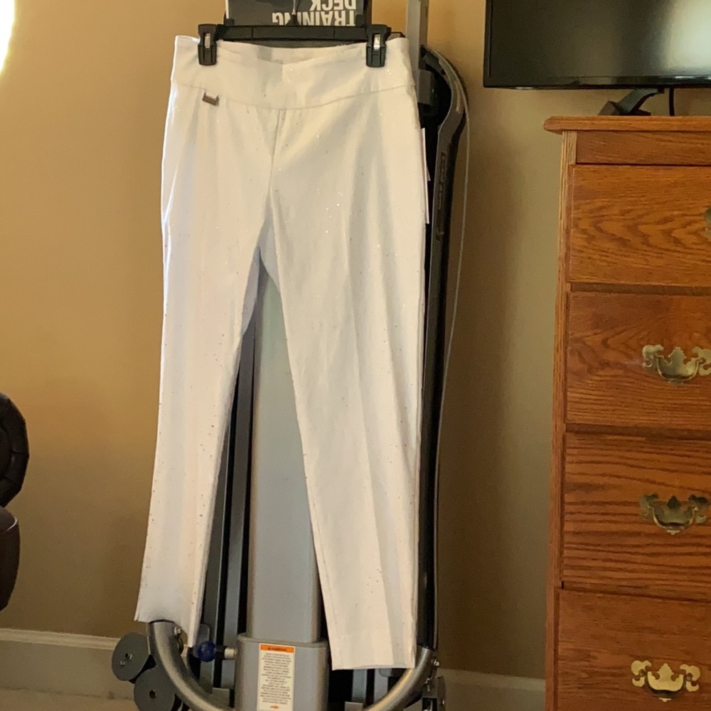 Peck&Peck Ladies White Pants with Silver Flakes